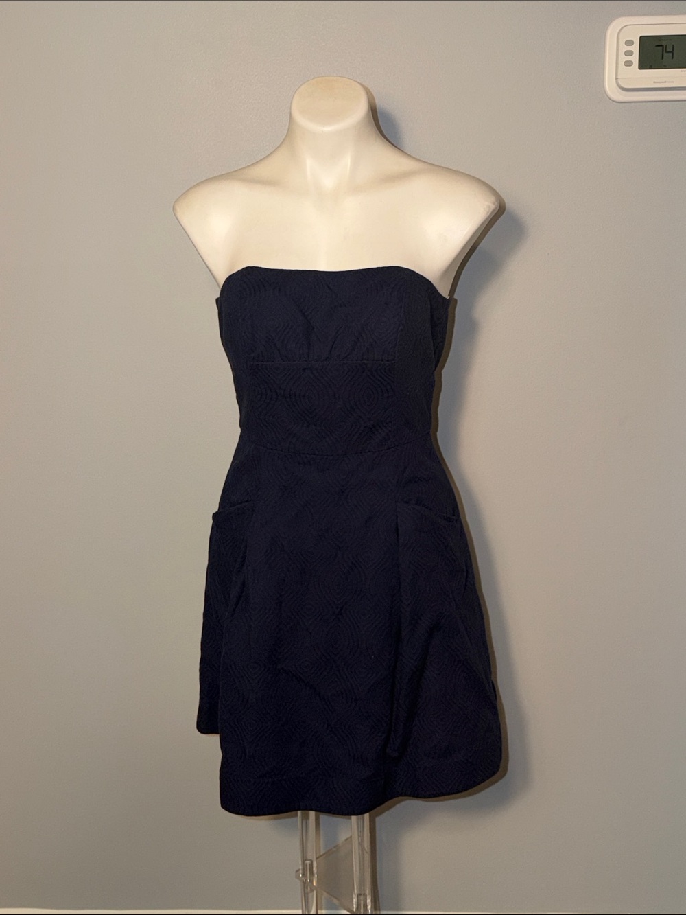 Lilly Pulitzer Ladies Navy Blue Strapless Fit and Flare Dress. Size 2.